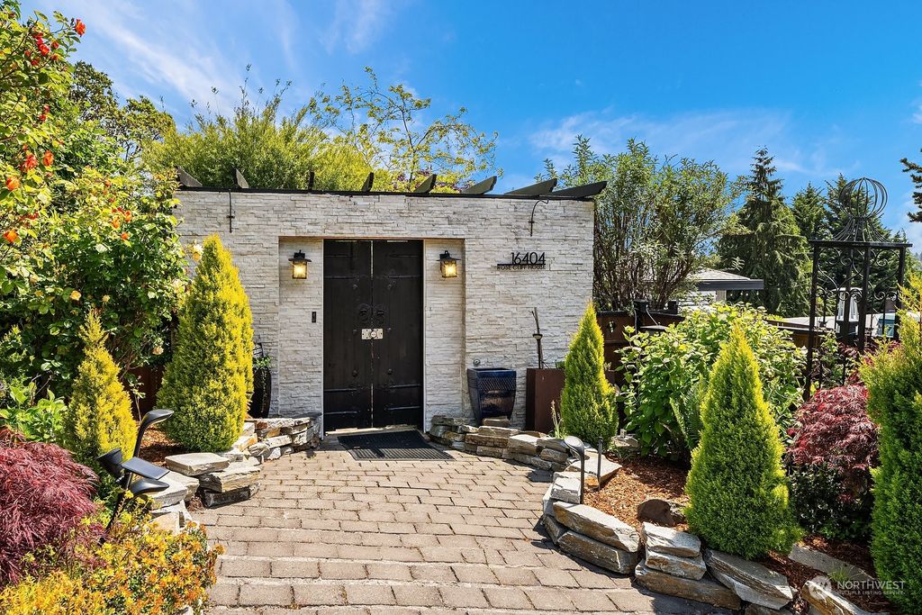 Photo of 16404 9th Avenue SW, Burien, WA 98166 (MLS # 2241281)