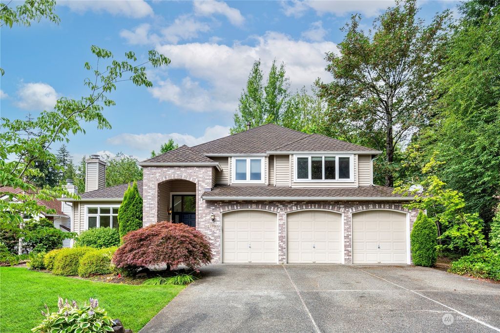Photo of 22701 SE 27th Street, Sammamish, WA 98075 (MLS # 2004468)