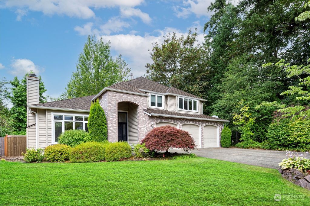 Photo of 22701 SE 27th Street, Sammamish, WA 98075 (MLS # 2004468)