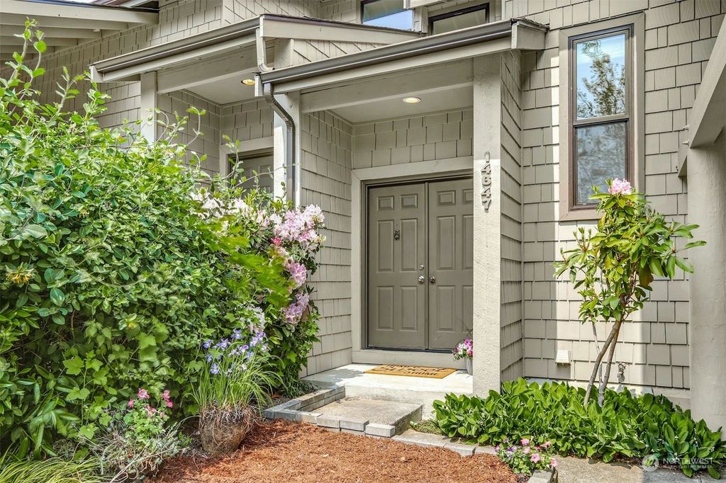 Photo of 14647 NE 35th Street #24, Bellevue, WA 98007 (MLS # 2068800)