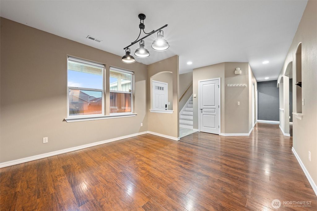 Photo of 1502 W Tennessee Drive, Moses Lake, WA 98837 (MLS # 2460384)