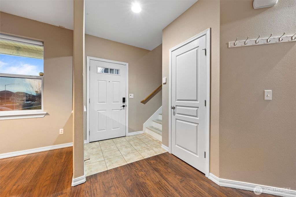 Photo of 1502 W Tennessee Drive, Moses Lake, WA 98837 (MLS # 2460384)