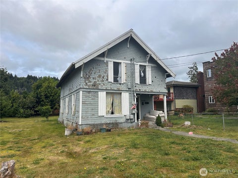 Photo of 2739 Pacific Avenue, Hoquiam, WA 98550 (MLS # 2563346)