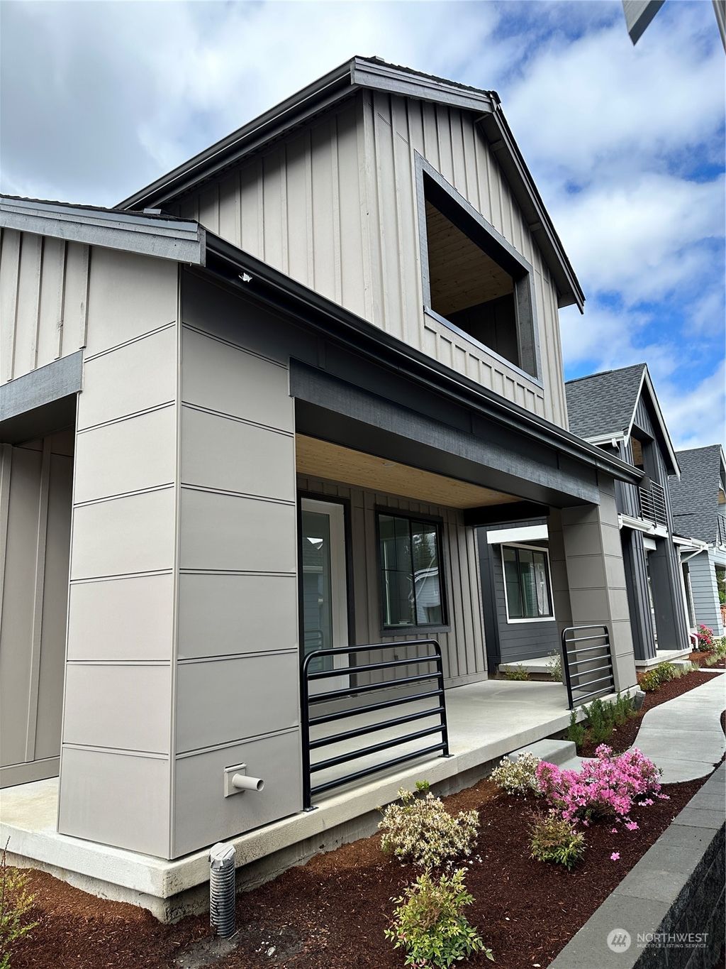 Photo of 10292 (HS 17) 135th Circle NE, Kirkland, WA 98033 (MLS # 2243253)