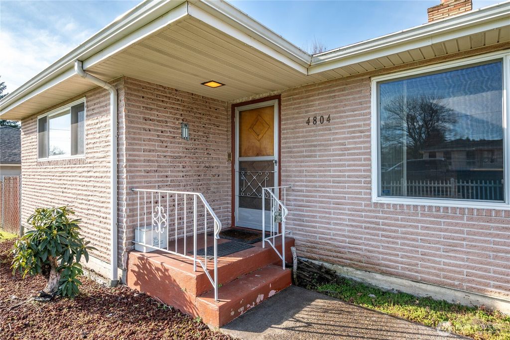 Photo of 4804 NE St. James Road, Vancouver, WA 98663 (MLS # 2478559)