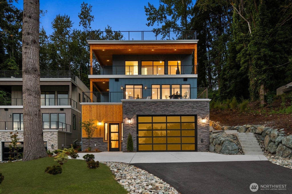 Photo of 10719 Lake View Drive, Lake Stevens, WA 98258 (MLS # 2586531)