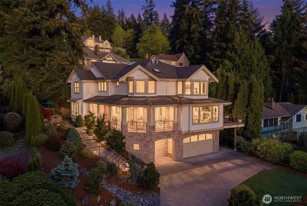 Photo of 514 205th Avenue NE, Sammamish, WA 98074 (MLS # 2513586)