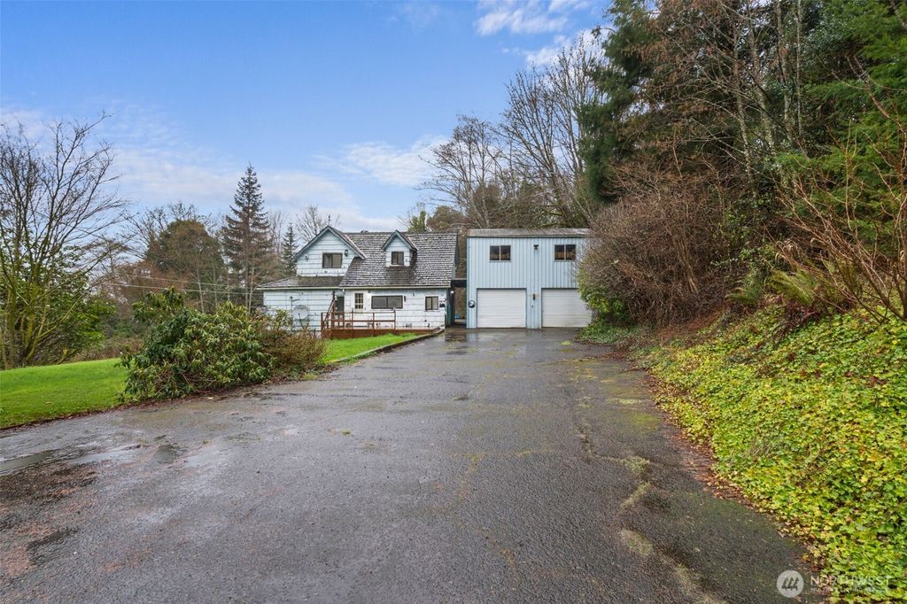 Photo of 728 Dakota Street, Raymond, WA 98577 (MLS # 2496675)