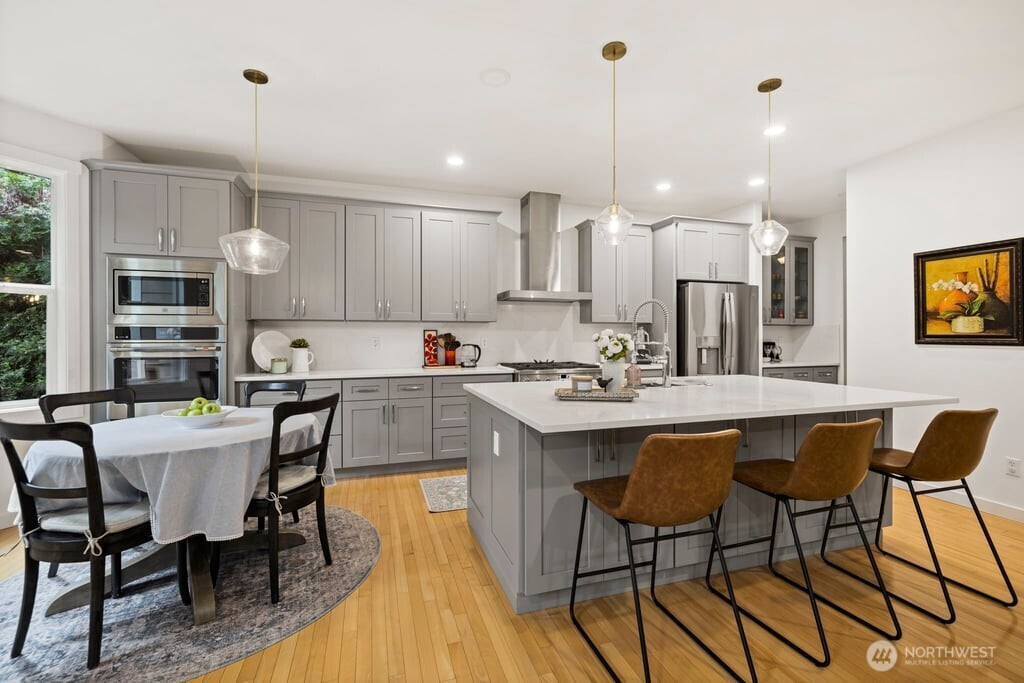 220 246th Court NE