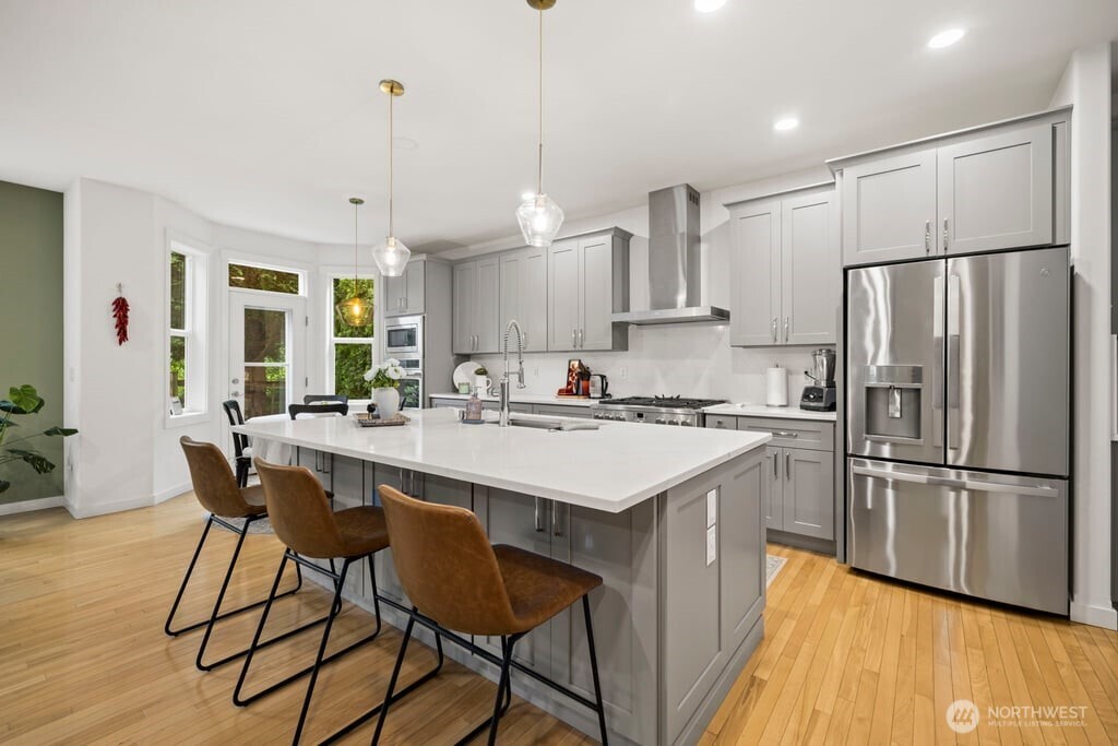 220 246th Court NE