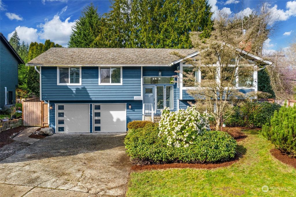 Photo of 4323 171st Avenue NE, Redmond, WA 98052 (MLS # 2207889)