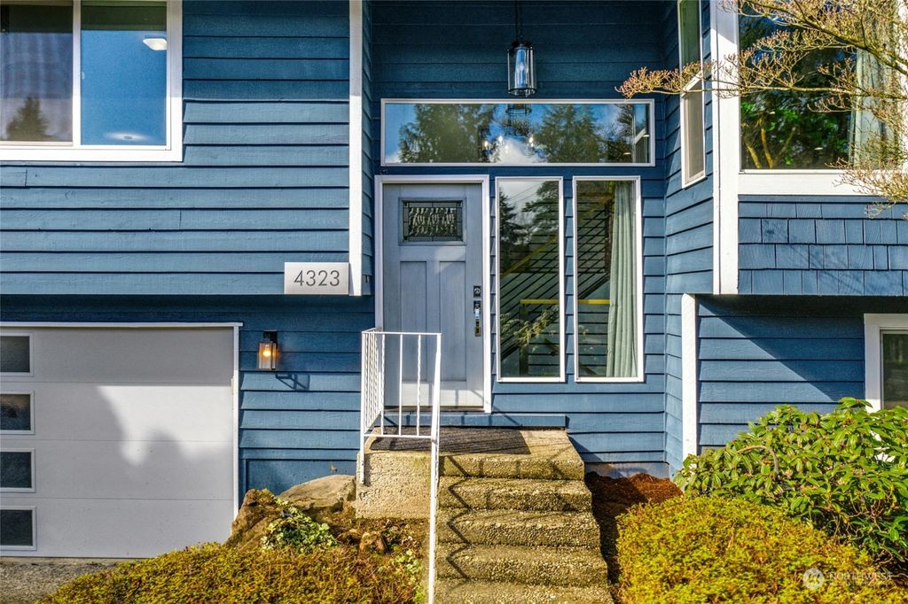 Photo of 4323 171st Avenue NE, Redmond, WA 98052 (MLS # 2207889)