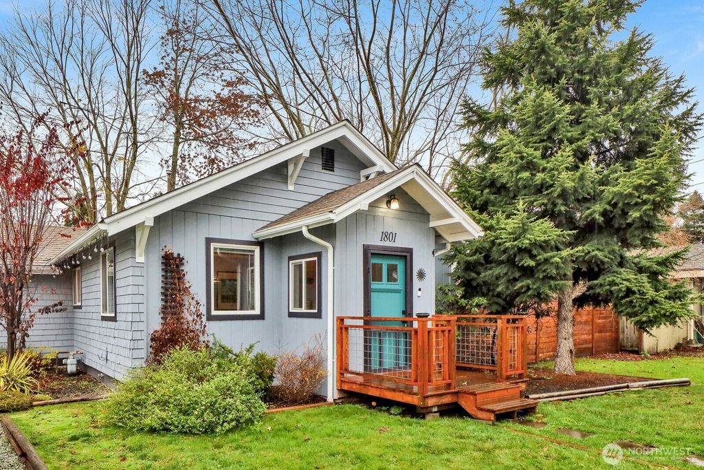 Photo of 1801 S 6th Street, Mount Vernon, WA 98273 (MLS # 2458156)