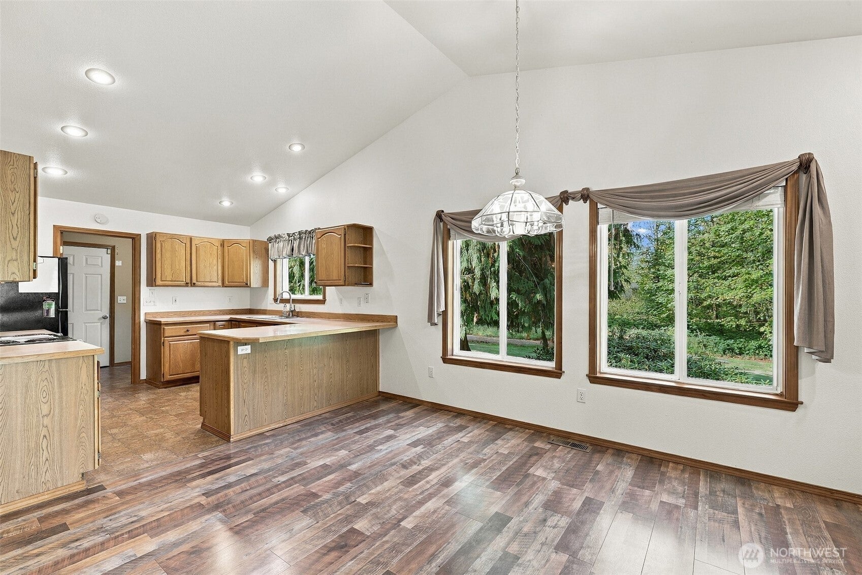 2012 Lorraine Drive SE