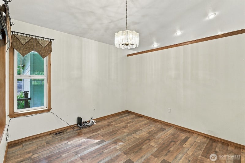 2012 Lorraine Drive SE