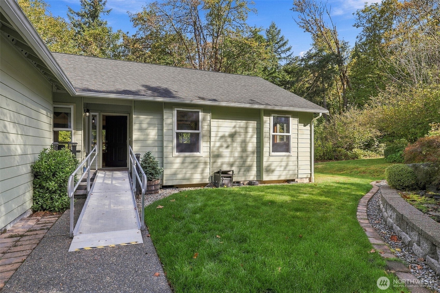2012 Lorraine Drive SE