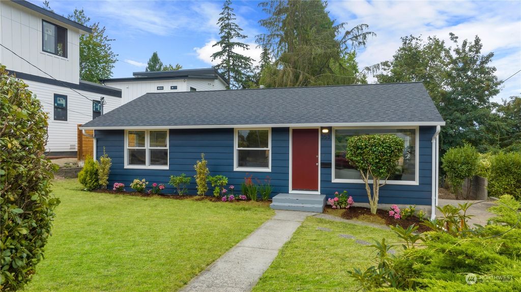 Photo of 353 NE 158th Street, Shoreline, WA 98155 (MLS # 2278415)