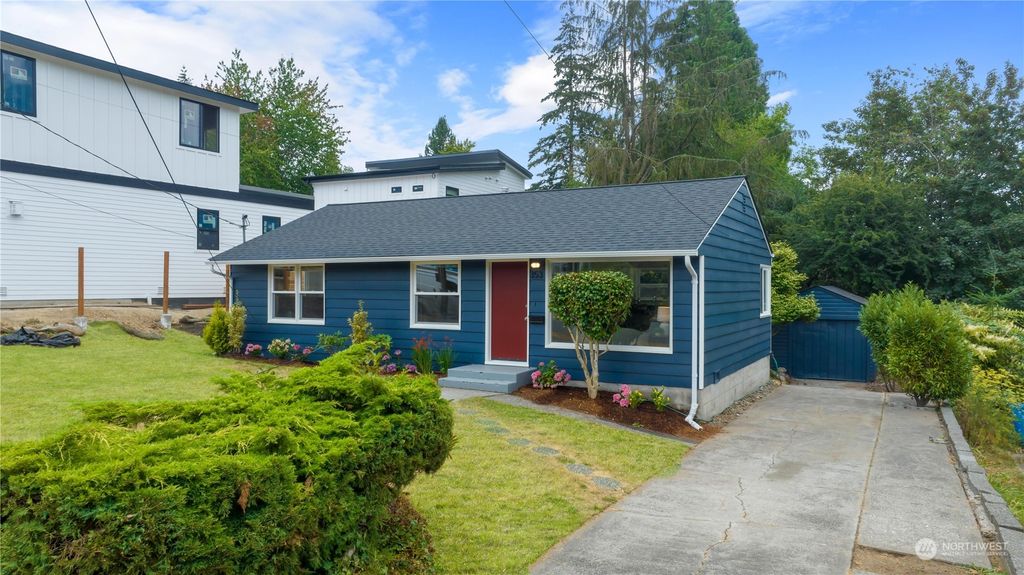 Photo of 353 NE 158th Street, Shoreline, WA 98155 (MLS # 2278415)