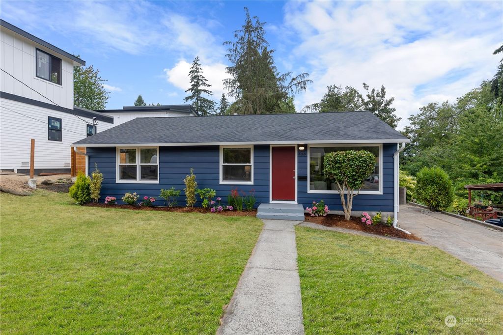Photo of 353 NE 158th Street, Shoreline, WA 98155 (MLS # 2278415)
