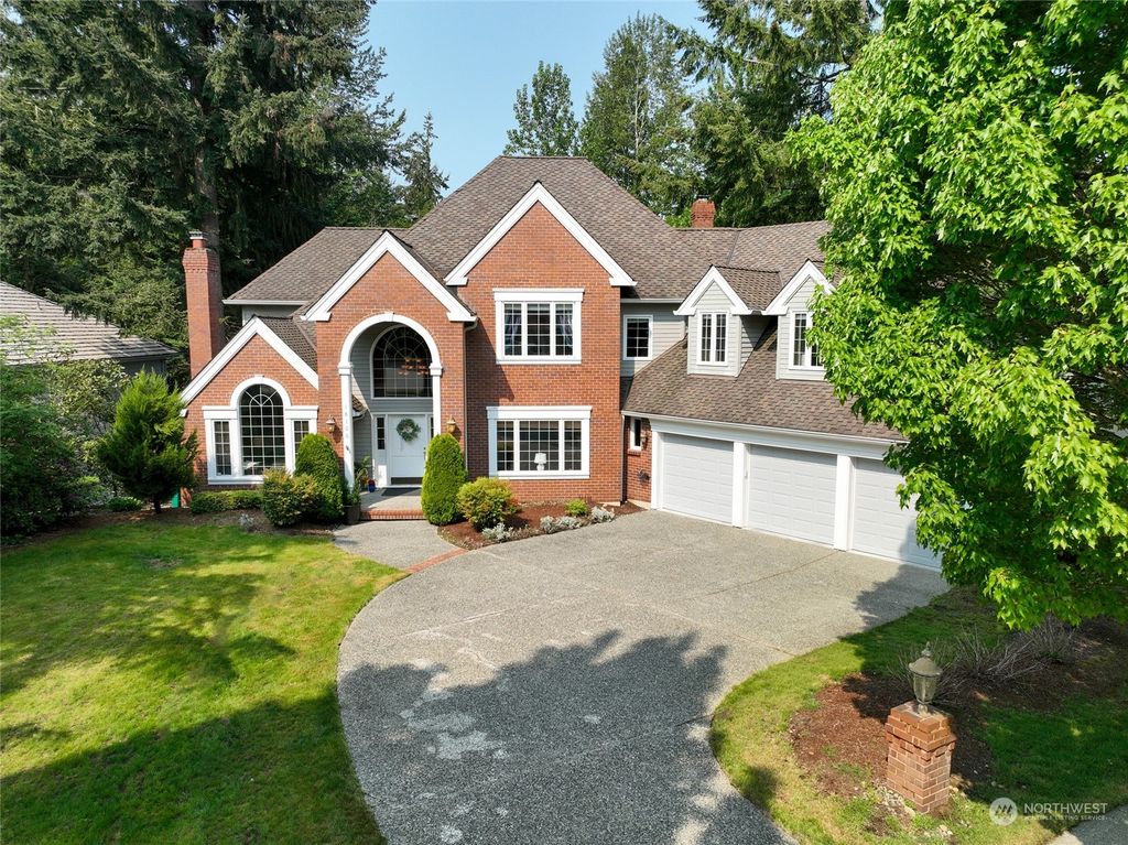 Photo of 18106 NW Montreux Drive, Issaquah, WA 98027 (MLS # 2070521)