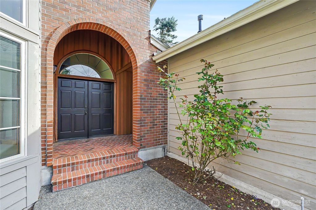 Photo of 556 SW 334th Court, Federal Way, WA 98023 (MLS # 2509373)