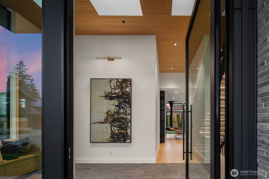 Photo of 5917 104th Place NE, Kirkland, WA 98033 (MLS # 2481086)