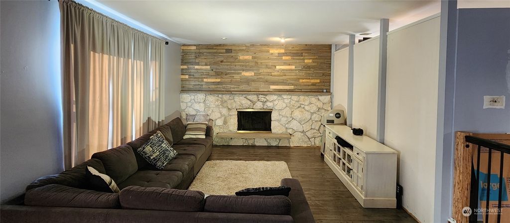 Photo of 2106 S 229th Street, Des Moines, WA 98198 (MLS # 2001710)