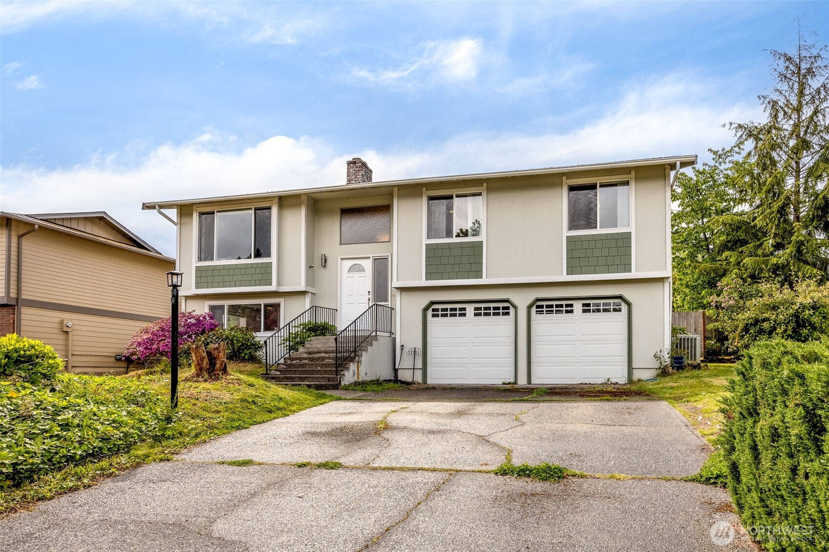 3320 N Whitman Street