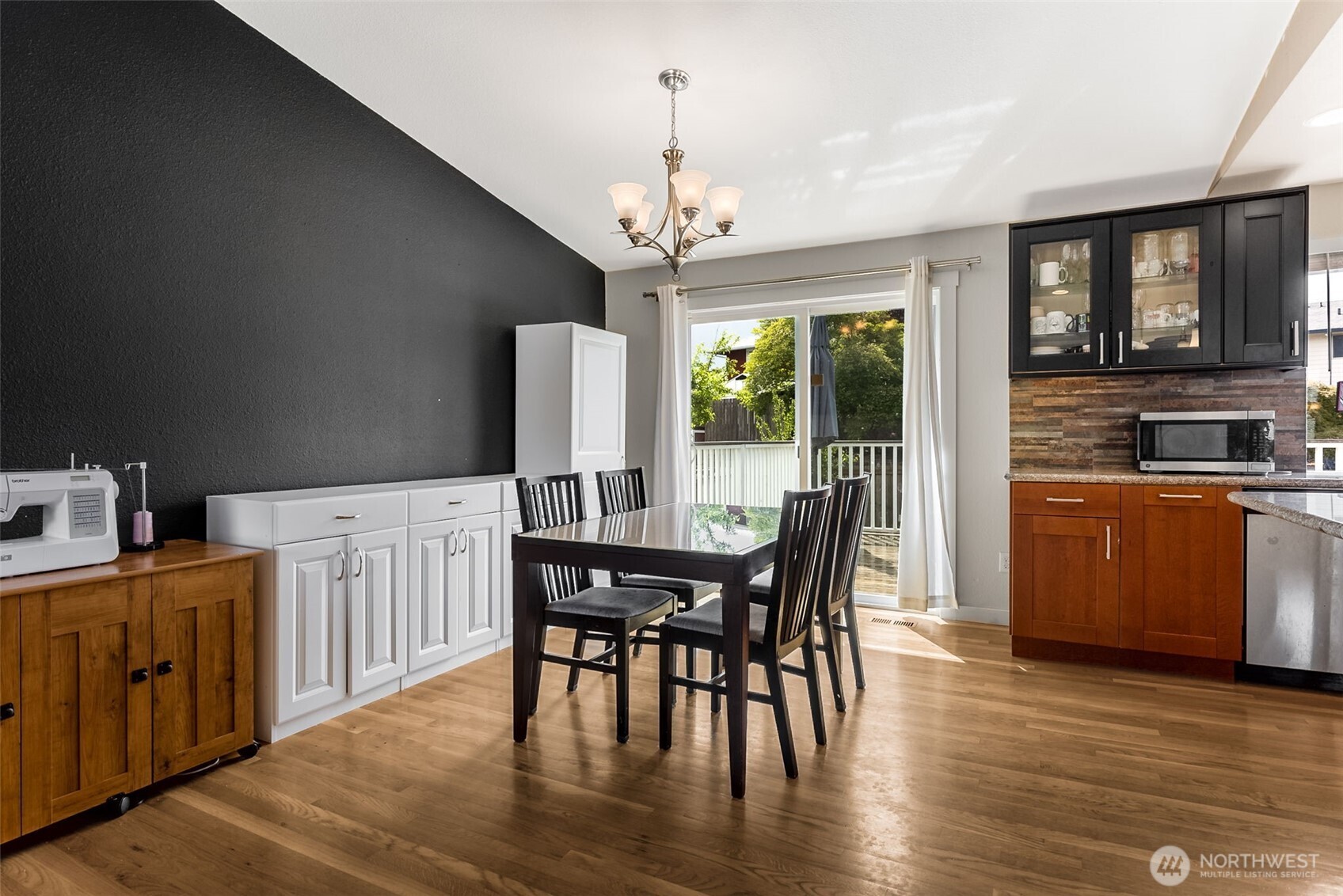 3320 N Whitman Street