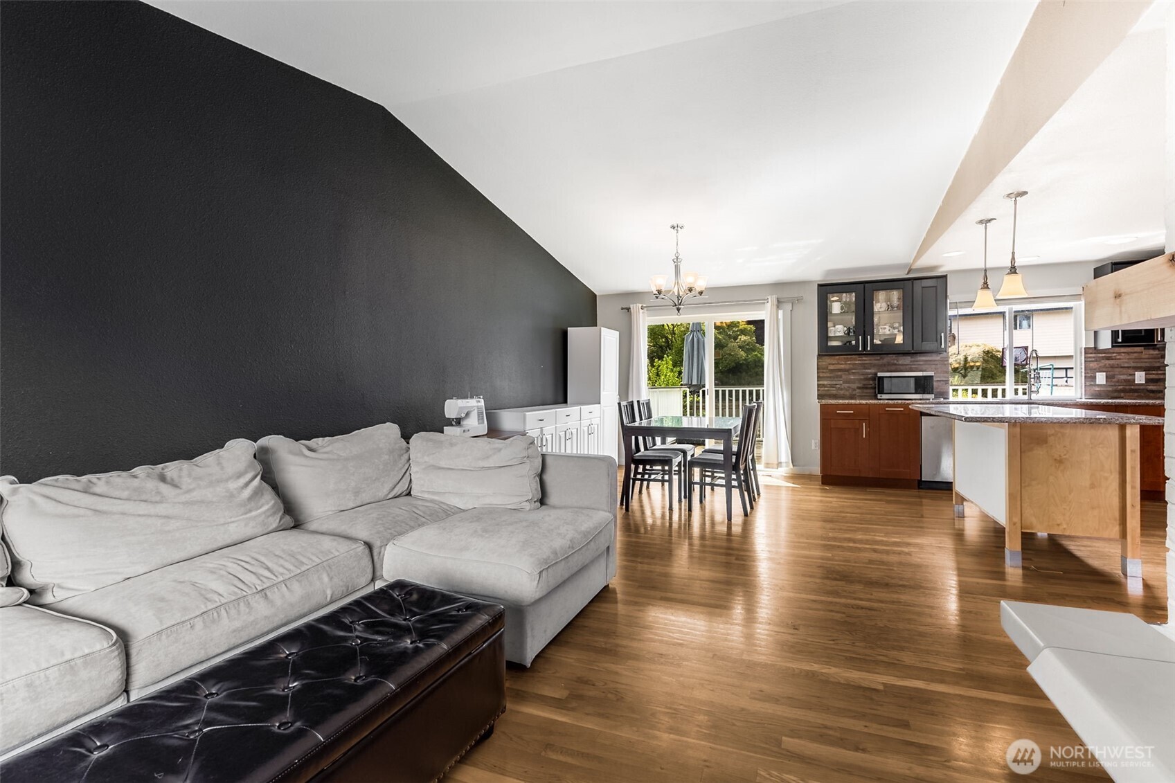 3320 N Whitman Street