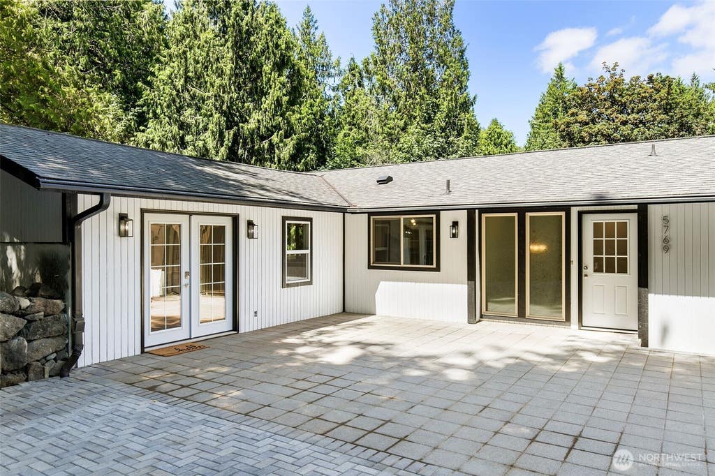 Photo of 5769 Blakely Avenue NE, Bainbridge Island, WA 98110 (MLS # 2544605)