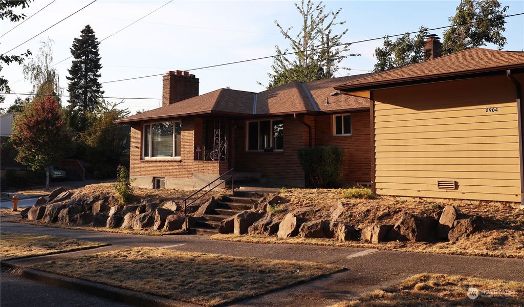 Photo of 2904 S College Street, Seattle, WA 98144 (MLS # 2000194)