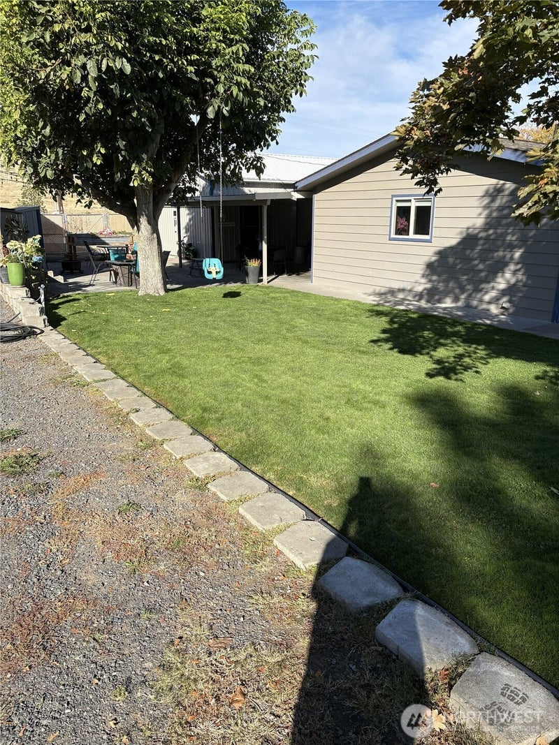 219 N Juniper