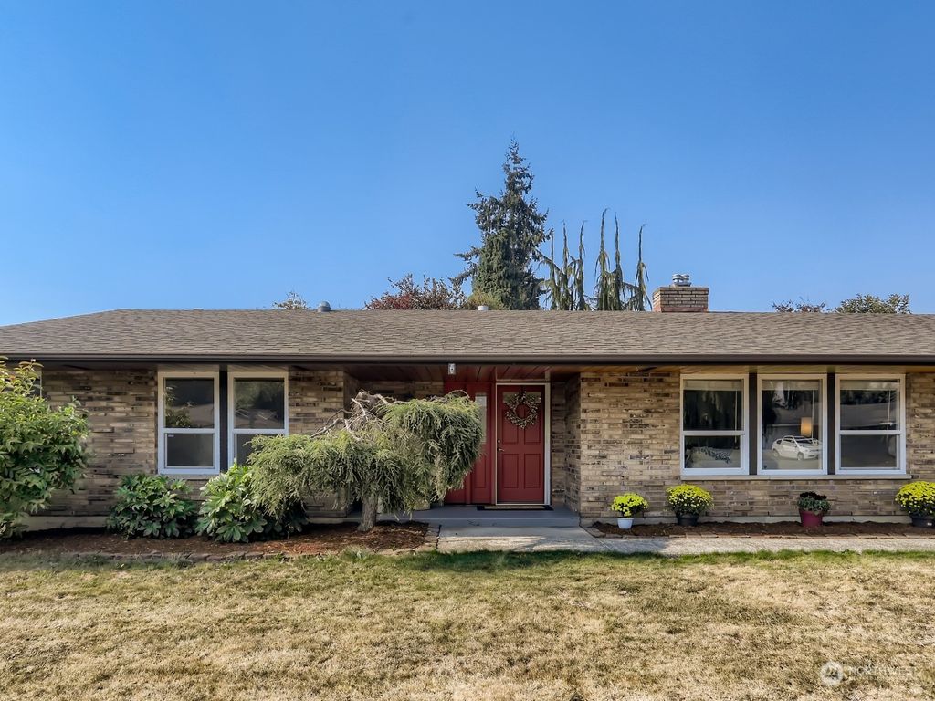 Photo of 8816 60th Drive NE, Marysville, WA 98270 (MLS # 2005852)