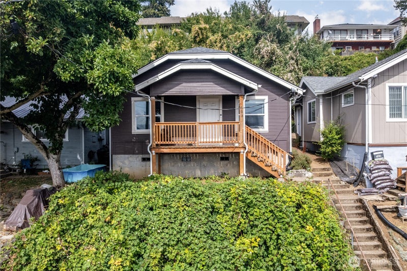703 Allen Street
