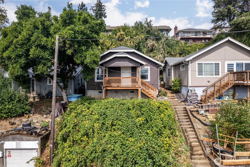 Photo of 703 Allen Street, Kelso, WA 98626 (MLS # 2581890)