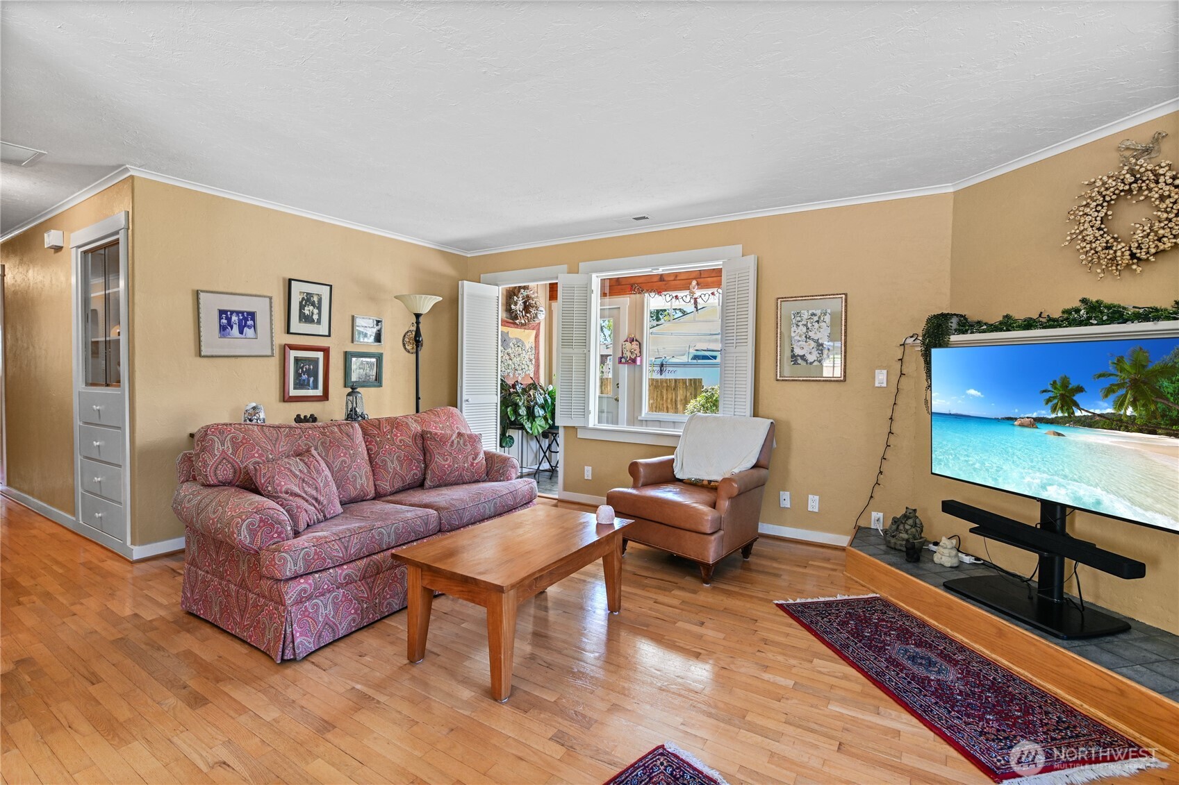 541 75th Way NE
