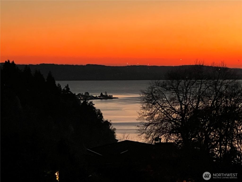 Photo of 12895 Shorecrest Drive SW, Seattle, WA 98146 (MLS # 2490934)