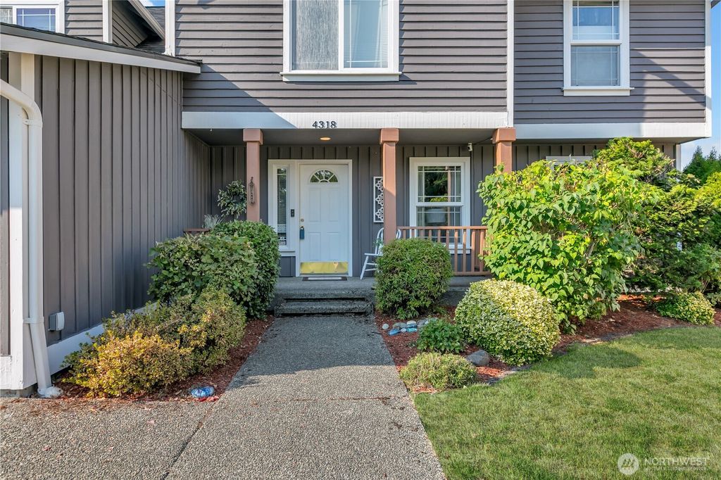 Photo of 4318 NE 9th Place, Renton, WA 98059 (MLS # 2405158)