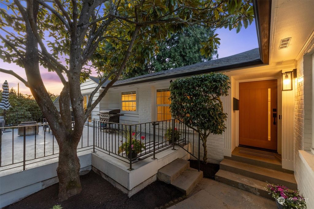 Photo of 4300 W Ruffner Street, Seattle, WA 98199 (MLS # 2225353)