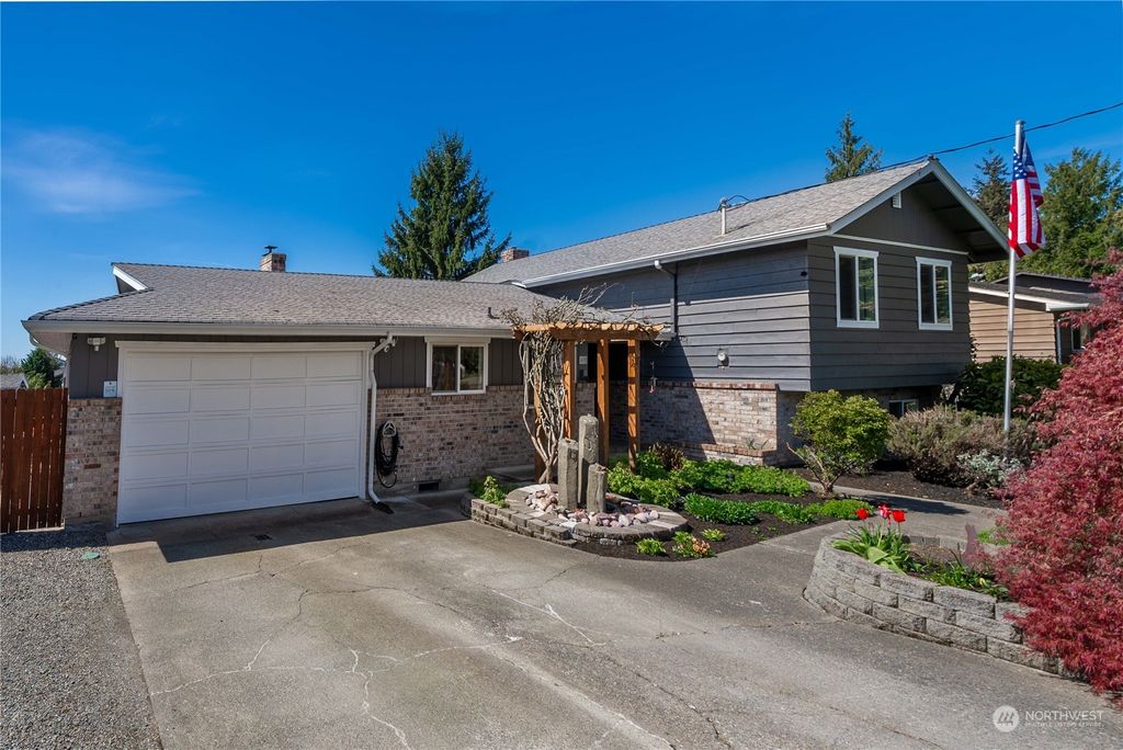 Photo of 403 22nd Avenue Ct, Milton, WA 98354 (MLS # 2229362)