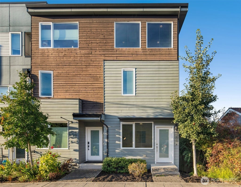 Photo of 1208 W Emerson Street, Seattle, WA 98119 (MLS # 2585426)
