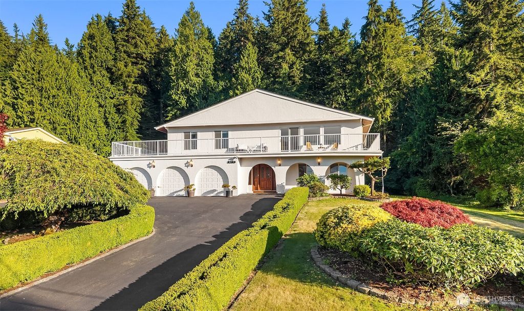 Photo of 8308 Frederick Place, Edmonds, WA 98026 (MLS # 2542701)