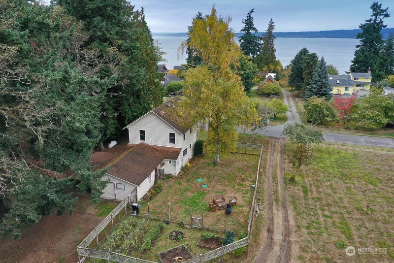 321 Edgecliff Drive