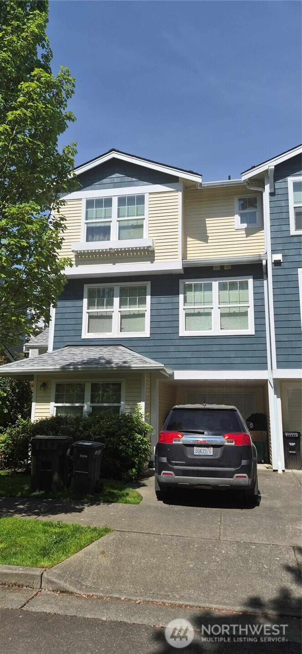Photo of 6825 Holly Park Drive S, Seattle, WA 98118 (MLS # 2521368)