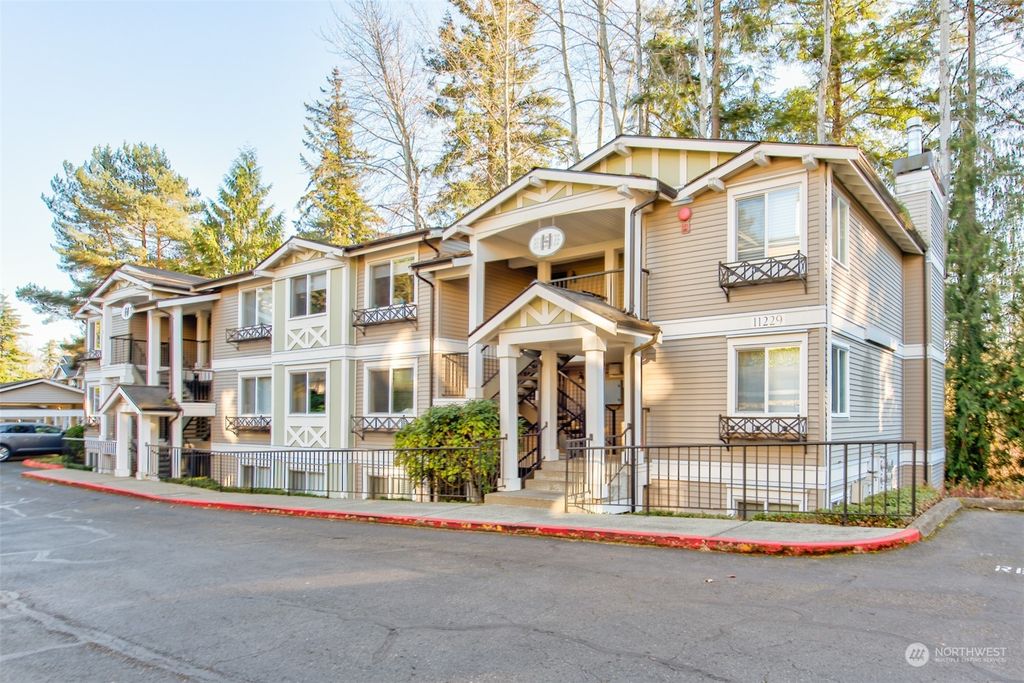 Photo of 11229 NE 128 Street #H202, Kirkland, WA 98034 (MLS # 2327865)