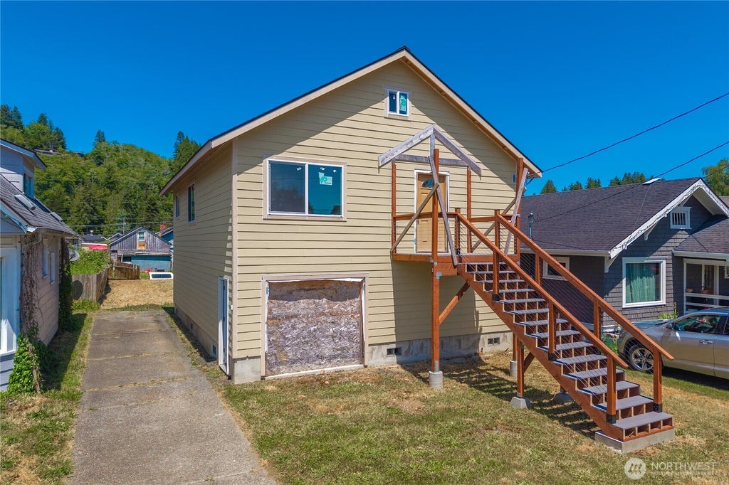 Photo of 223 Karr Avenue, Hoquiam, WA 98550 (MLS # 2533360)