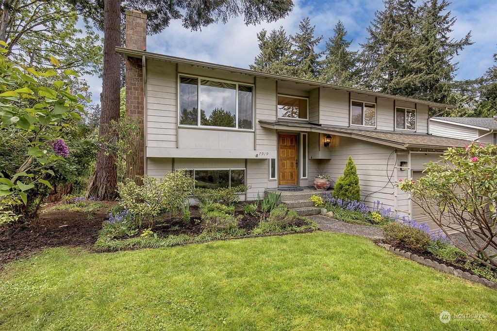 Photo of 7919 NE 131st Street, Kirkland, WA 98034 (MLS # 2226654)