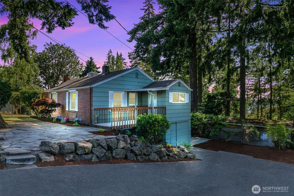 Photo of 14995 22nd Avenue SW, Burien, WA 98166 (MLS # 2339237)