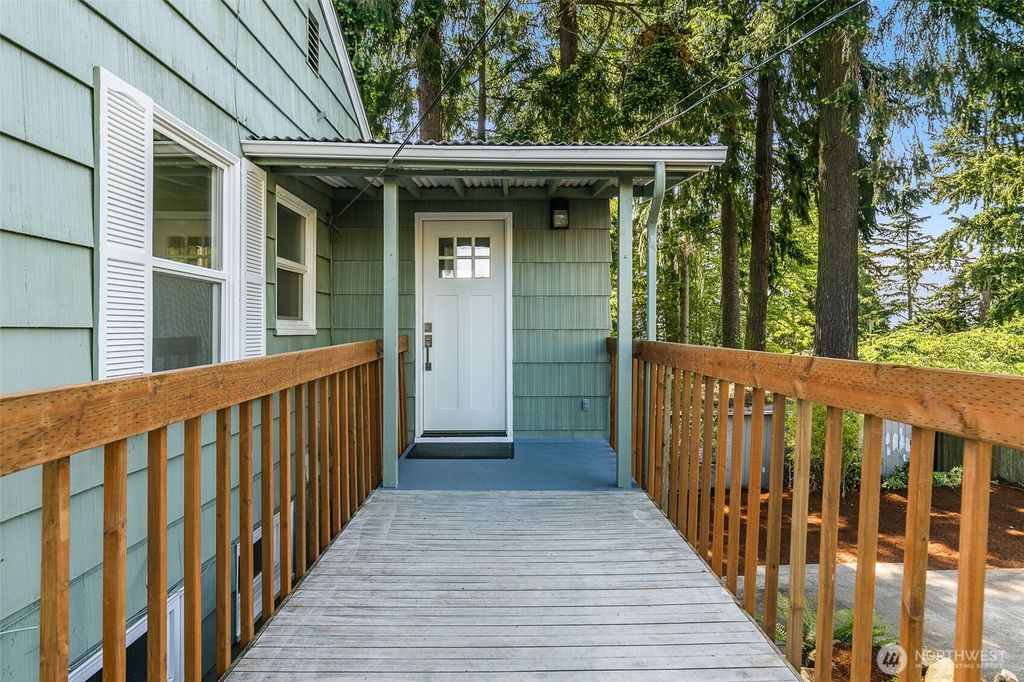 Photo of 14995 22nd Avenue SW, Burien, WA 98166 (MLS # 2339237)